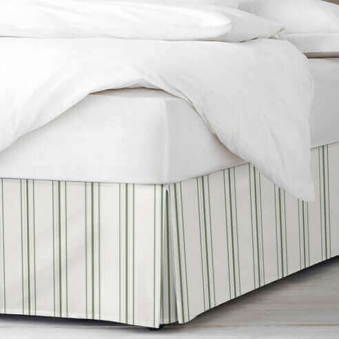 FAIT AU CANADA-Modèle AUGUST STRIPE (Vert) -Par Colcha Linens Douillette, Couvre-lit, Housse de couette  ,disponible chez Literie-Déco et moi 