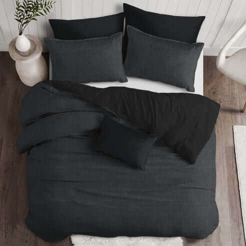 FAIT AU CANADA- Modèle BATTERSEA ( Charcoal) - Par Colcha Linens - Douillette, Couvre-lit, Housse de couette Colcha Linens - $369.99! Literie-Déco et moi 