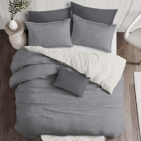 FAIT AU CANADA- Modèle BATTERSEA ( Gris ) - Par Colcha Linens Douillette, Couvre-lit, Housse de couette  ,disponible chez Literie-Déco et moi 