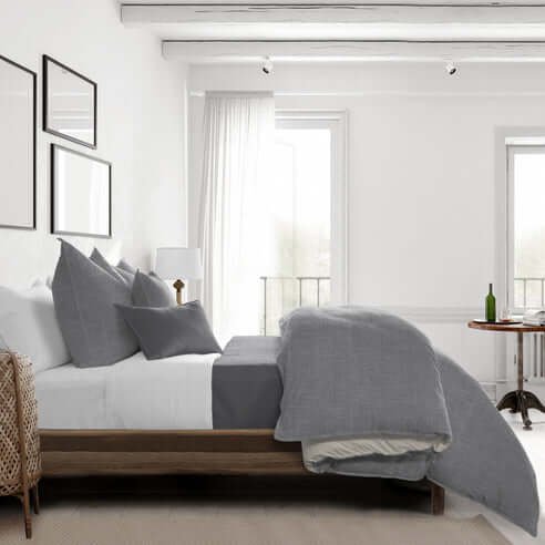 FAIT AU CANADA- Modèle BATTERSEA ( Gris ) - Par Colcha Linens Douillette, Couvre-lit, Housse de couette  ,disponible chez Literie-Déco et moi 