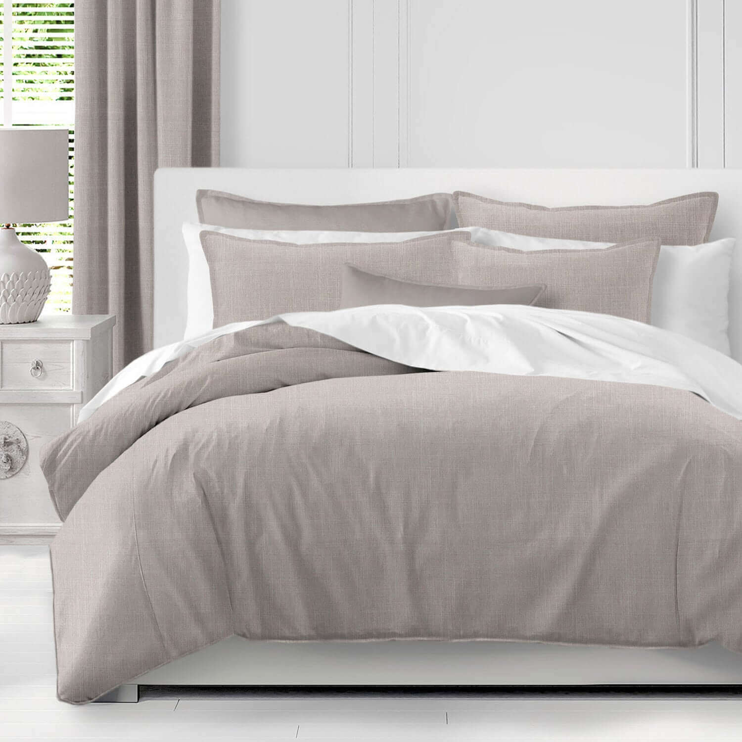 FAIT AU CANADA- Modèle BATTERSEA ( Taupe ) - Par Colcha Linens - Douillette, Couvre-lit, Housse de couette Colcha Linens - $369.99! Literie-Déco et moi 