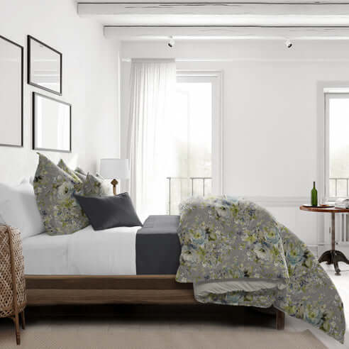 FAIT AU CANADA- Modèle BLOSSOM  ( Gris )- Par Colcha Linens Douillette, Couvre-lit, Housse de couette  ,disponible chez Literie-Déco et moi 