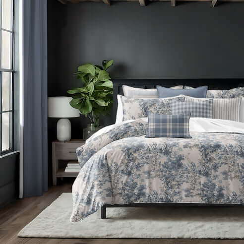 FAIT AU CANADA- Modèle BROUILLARD BLEU DOLCE  ( Bleu ) - Par Colcha Linens Douillette, Couvre-lit, Housse de couette  ,disponible chez Literie-Déco et moi 