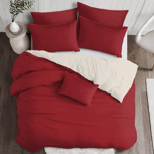 FAIT AU CANADA- Modèle CAPRI ( ROUGE ) - Par Colcha Linens Douillette, Couvre-lit, Housse de couette  ,disponible chez Literie-Déco et moi 