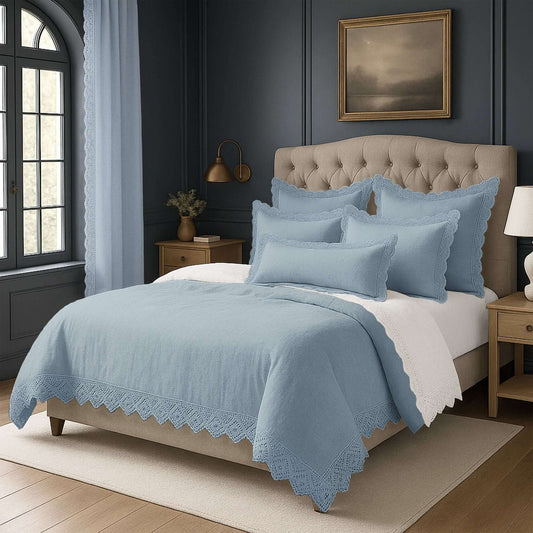 FAIT AU CANADA - Modèle ELSIE , avec finition Dentelle ( Bleu ) - Par Colcha Linens - Literie - Déco et moi