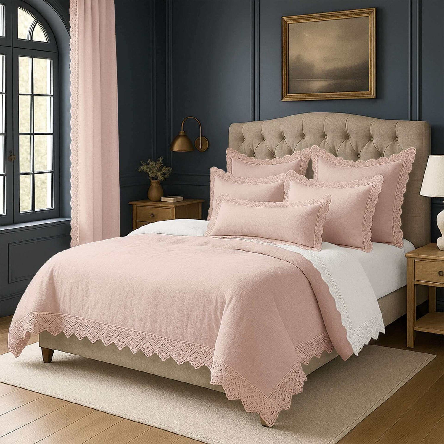 FAIT AU CANADA-Modèle ELSIE, avec finition Dentelle (Rose) -Par Colcha Linens Douillette, Couvre-lit, Housse de couette  ,disponible chez Literie-Déco et moi 