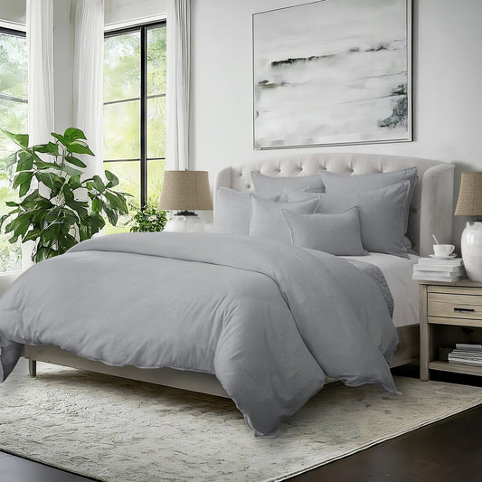 FAIT AU CANADA- Modèle ELSIE ( Gris ) - Par Colcha Linens Douillette, Couvre-lit, Housse de couette  ,disponible chez Literie-Déco et moi 