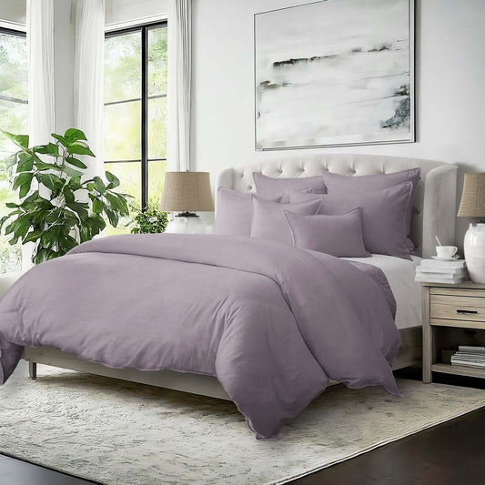 FAIT AU CANADA- Modèle ELSIE ( Lilas ) - Par Colcha Linens Douillette, Couvre-lit, Housse de couette  ,disponible chez Literie-Déco et moi 