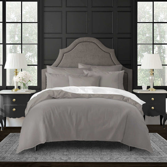 FAIT AU CANADA- Modèle EVERLEIGH ( Gris ) - Par Colcha Linens - Douillette, Couvre-lit, Housse de couette Colcha Linens - $399.99! Literie-Déco et moi 