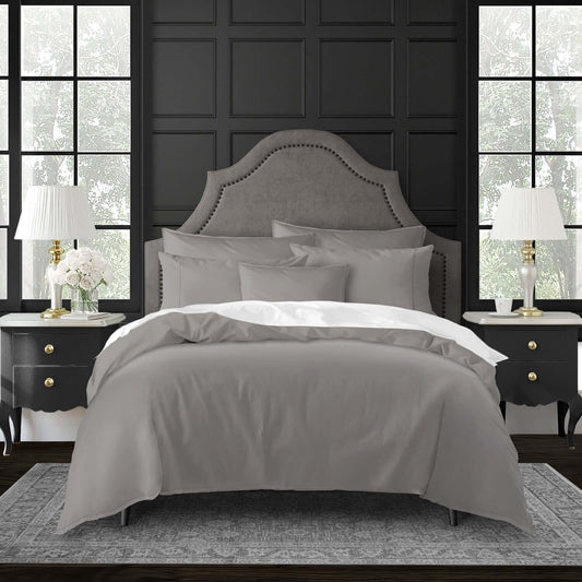 FAIT AU CANADA- Modèle EVERLEIGH ( Gris ) - Par Colcha Linens Douillette, Couvre-lit, Housse de couette  ,disponible chez Literie-Déco et moi 