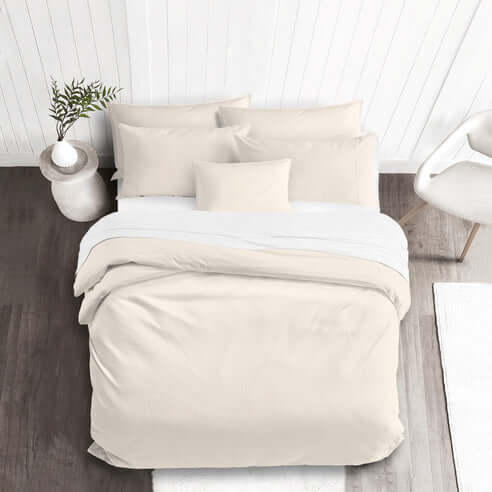 FAIT AU CANADA- Modèle EVERLEIGH ( Ivoire ) - Par Colcha Linens Douillette, Couvre-lit, Housse de couette  ,disponible chez Literie-Déco et moi 