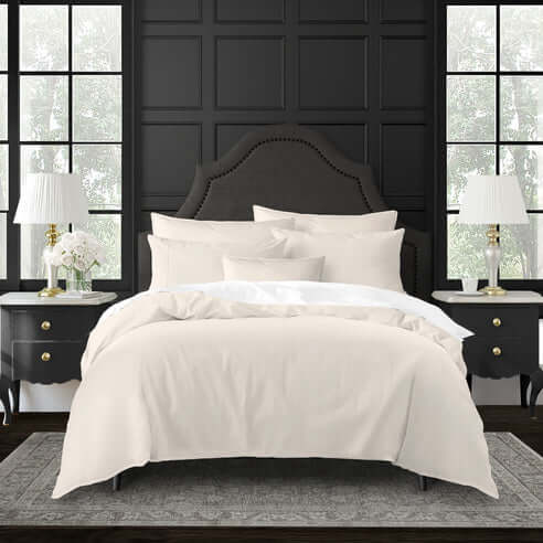 FAIT AU CANADA- Modèle EVERLEIGH ( Ivoire ) - Par Colcha Linens Douillette, Couvre-lit, Housse de couette  ,disponible chez Literie-Déco et moi 