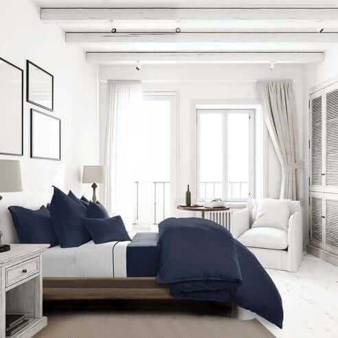 FAIT AU CANADA- Modèle EVERLEIGH ( Marine ) - Par Colcha Linens Douillette, Couvre-lit, Housse de couette  ,disponible chez Literie-Déco et moi 