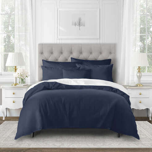 FAIT AU CANADA- Modèle EVERLEIGH ( Marine ) - Par Colcha Linens - Douillette, Couvre-lit, Housse de couette Colcha Linens - $399.99! Literie-Déco et moi 