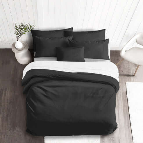 FAIT AU CANADA- Modèle EVERLEIGH ( Noir ) - Par Colcha Linens - Douillette, Couvre-lit, Housse de couette Colcha Linens - $399.99! Literie-Déco et moi 