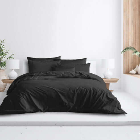 FAIT AU CANADA- Modèle EVERLEIGH ( Noir ) - Par Colcha Linens - Douillette, Couvre-lit, Housse de couette Colcha Linens - $399.99! Literie-Déco et moi 