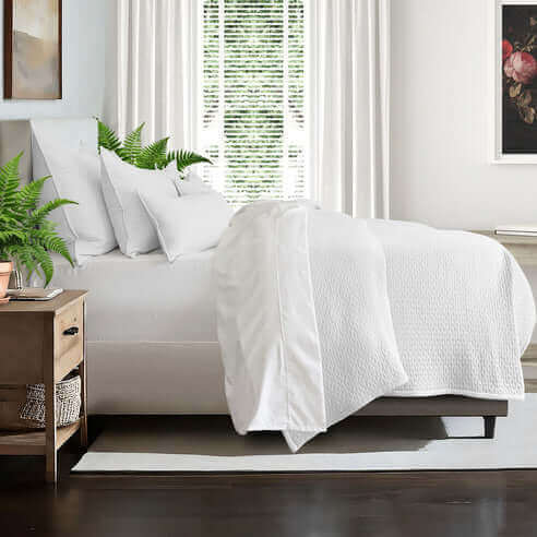FAIT AU CANADA- Modèle HANNAH (Blanc) - Par Colcha Linens - Douillette, Couvre-lit, Housse de couette Colcha Linens - Literie-Déco et moi 
