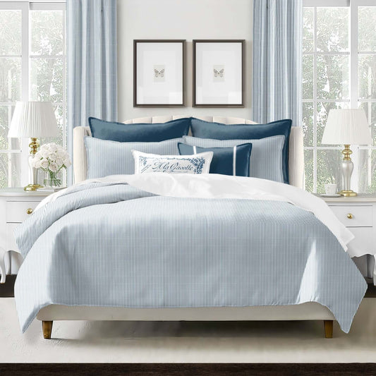 FAIT AU CANADA- Modèle JAXON ( Bleu ) - Par Colcha Linens Douillette, Couvre-lit, Housse de couette  ,disponible chez Literie-Déco et moi 