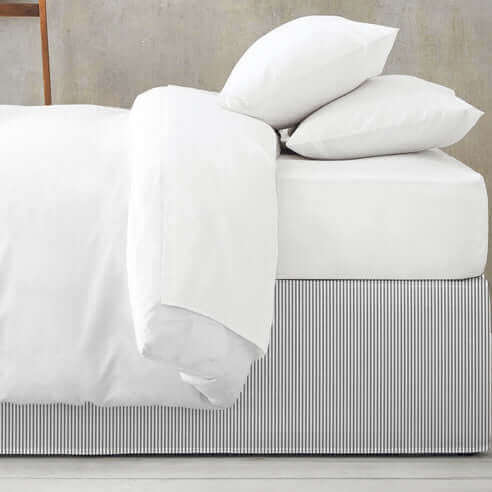  FAIT AU CANADA- Modèle JAXON RAYÉ ( ÉBÈNE )- Par Colcha Linens de Colcha Linens – PRODUIT  de qualité chez Literie & Déco et Moi