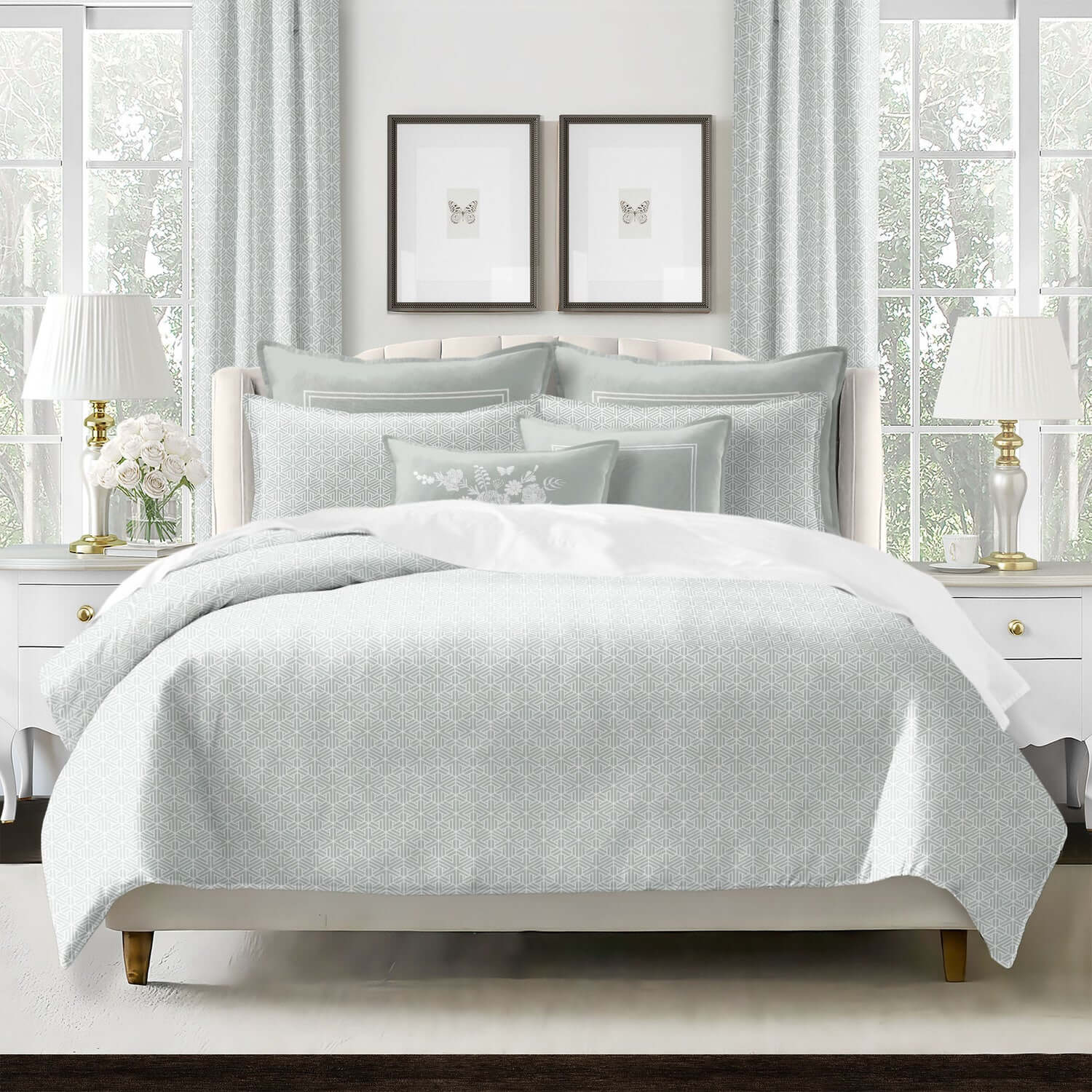 FAIT AU CANADA- Modèle PERRY ( Vert Sauge ) - Par Colcha Linens (Copie) Douillette  ,disponible chez Literie-Déco et moi 