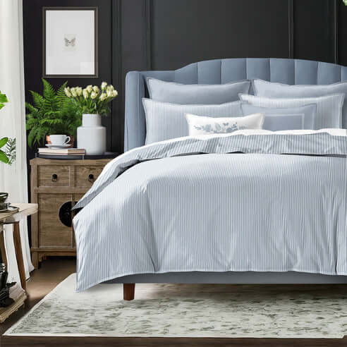 FAIT AU CANADA- Modèle RUBEN ( Bleu ) - Par Colcha Linens Douillette, Couvre-lit, Housse de couette  ,disponible chez Literie-Déco et moi 