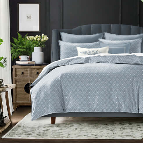 FAIT AU CANADA- Modèle SAMUEL (Bleu) - Par Colcha Linens Douillette, Couvre-lit, Housse de couette  ,disponible chez Literie-Déco et moi 
