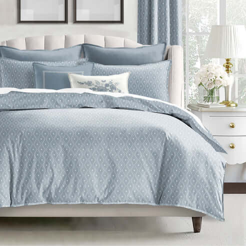 FAIT AU CANADA- Modèle SAMUEL (Bleu) - Par Colcha Linens Douillette, Couvre-lit, Housse de couette  ,disponible chez Literie-Déco et moi 