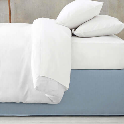 FAIT AU CANADA- Modèle SHAY BLEU UNI - Par Colcha Linens Douillette, Couvre-lit, Housse de couette  ,disponible chez Literie-Déco et moi 