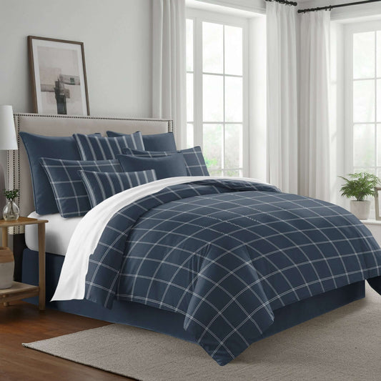 FAIT AU CANADA- Modèle SHAY BROAD ( A carreaux marine ) - Par Colcha Linens Douillette, Couvre-lit, Housse de couette  ,disponible chez Literie-Déco et moi 