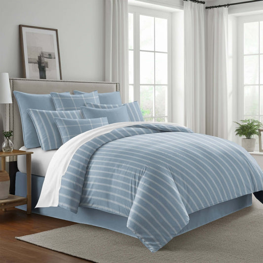 FAIT AU CANADA- Modèle  SHAY BROAD ( Rayé bleu ) - Par Colcha Linens Douillette, Couvre-lit, Housse de couette  ,disponible chez Literie-Déco et moi 