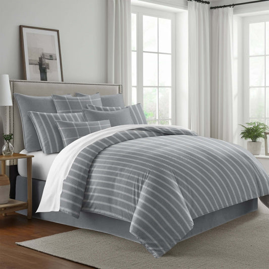 FAIT AU CANADA- Modèle  SHAY BROAD ( Rayé gris ) - Par Colcha Linens Douillette, Couvre-lit, Housse de couette  ,disponible chez Literie-Déco et moi 