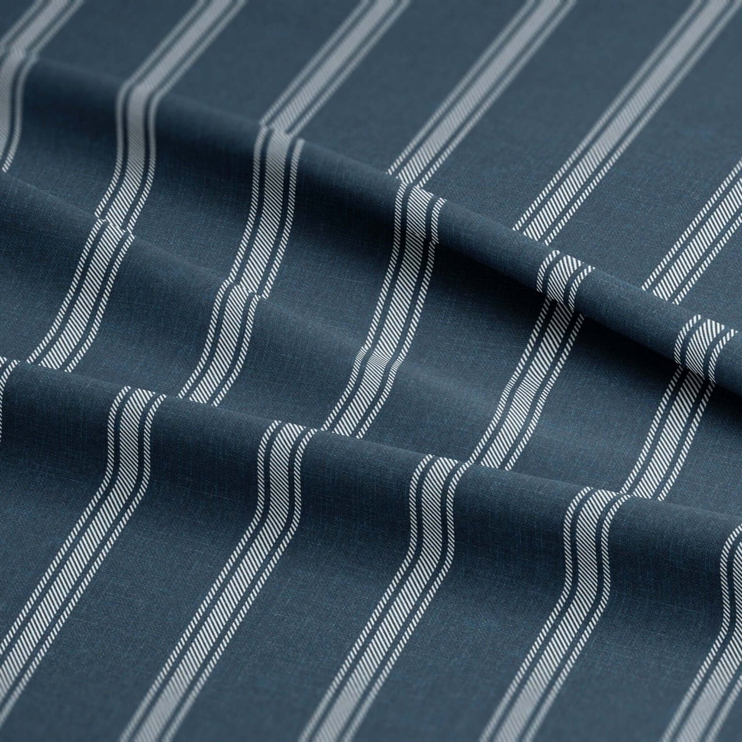 FAIT AU CANADA- Modèle  SHAY BROAD ( Rayé marine) - Par Colcha Linens - Douillette, Couvre-lit, Housse de couette Colcha Linens - Literie-Déco et moi 