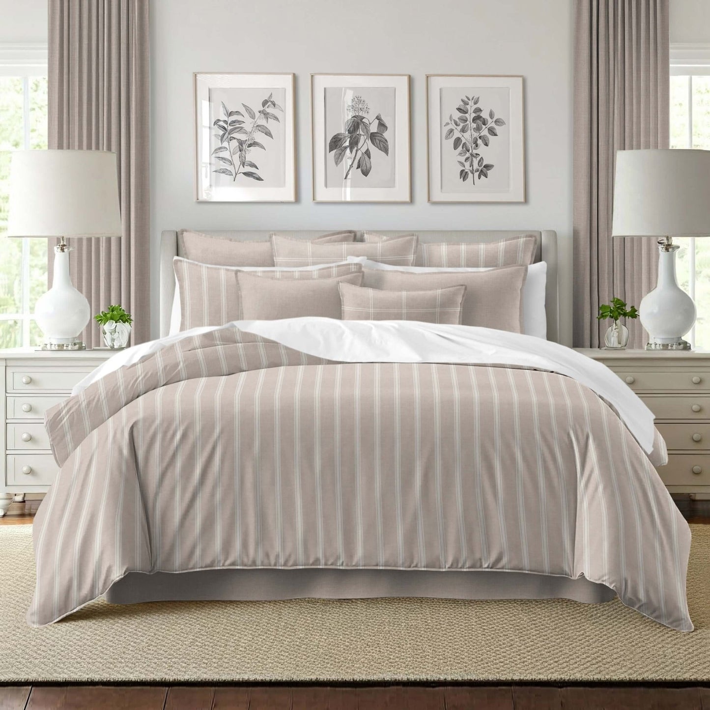 FAIT AU CANADA- Modèle  SHAY BROAD ( Rayé naturel ) - Par Colcha Linens Douillette, Couvre-lit, Housse de couette  ,disponible chez Literie-Déco et moi 