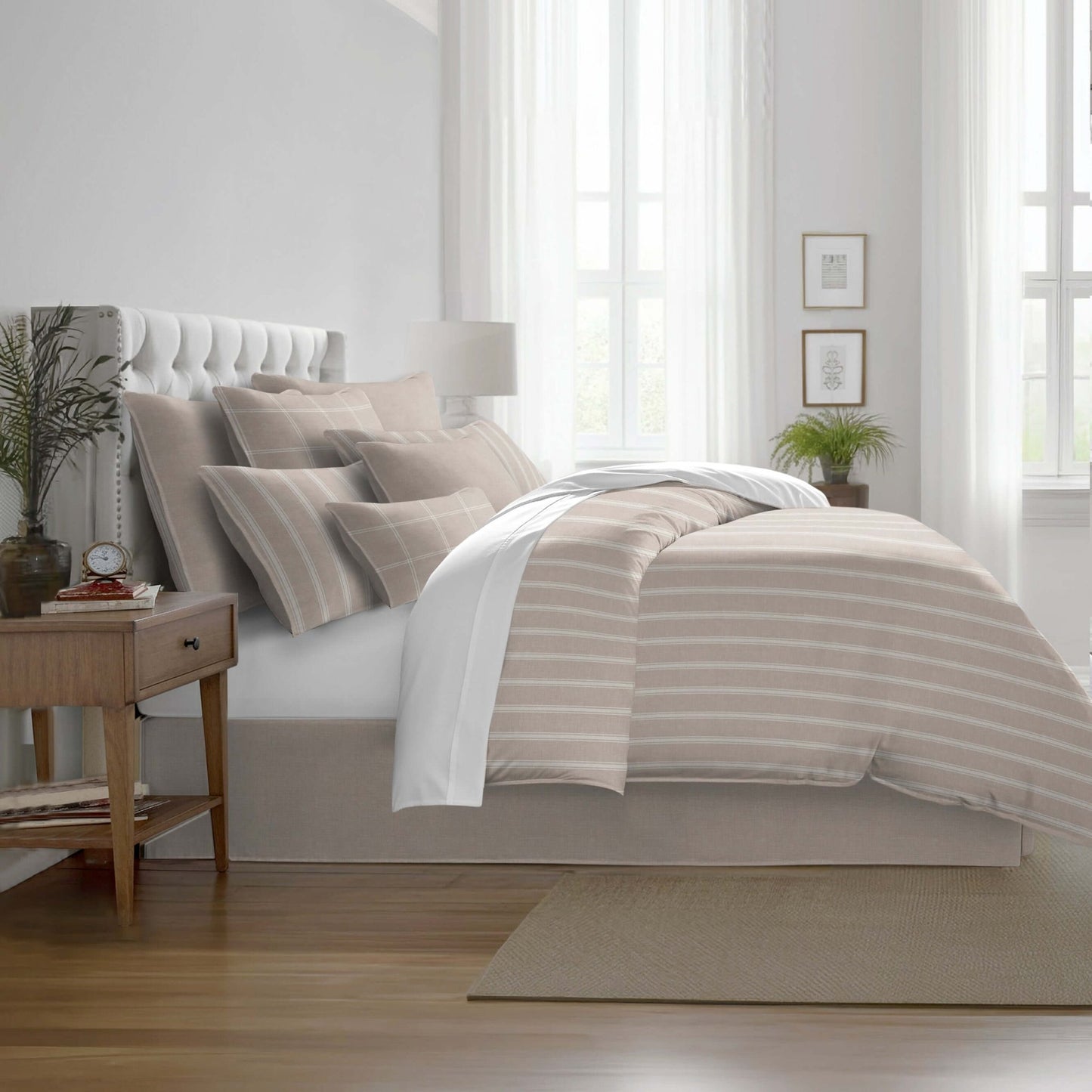 FAIT AU CANADA- Modèle  SHAY BROAD ( Rayé naturel ) - Par Colcha Linens Douillette, Couvre-lit, Housse de couette  ,disponible chez Literie-Déco et moi 