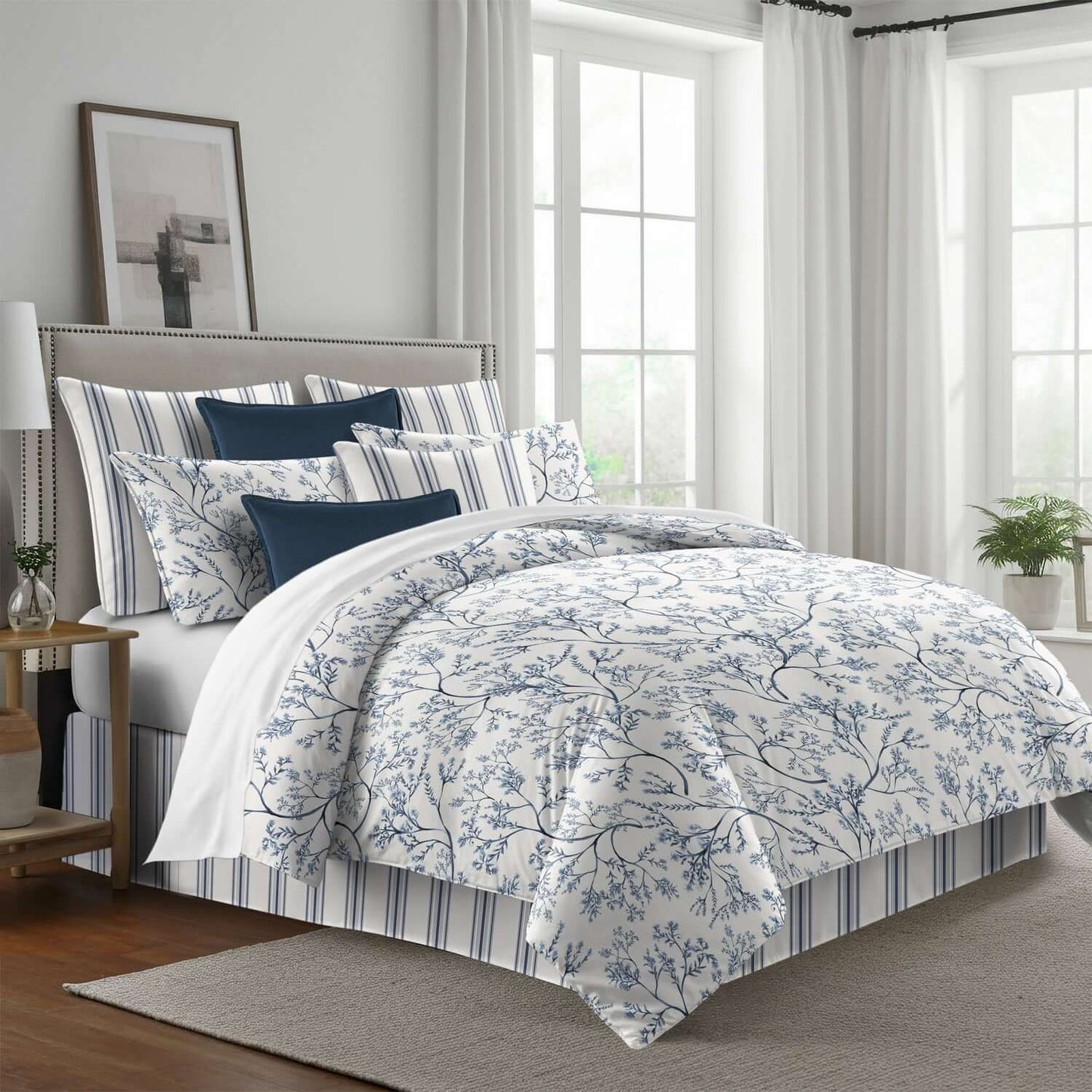 FAIT AU CANADA- Modèle  TINSLEY ( Bleu )- Par Colcha Linens Douillette, Couvre-lit, Housse de couette  ,disponible chez Literie-Déco et moi 