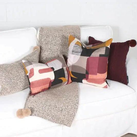 ( Fait au Québec ) - Coussin ABBA Coussins  ,disponible chez Literie-Déco et moi 