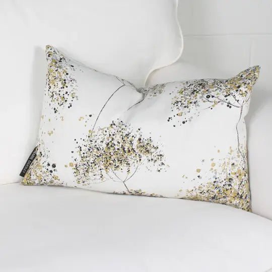 ( Fait au Québec ) - Coussin ARBOLES Coussins  ,disponible chez Literie-Déco et moi 