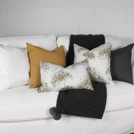 ( Fait au Québec ) - Coussin ARBOLES Coussins  ,disponible chez Literie-Déco et moi 
