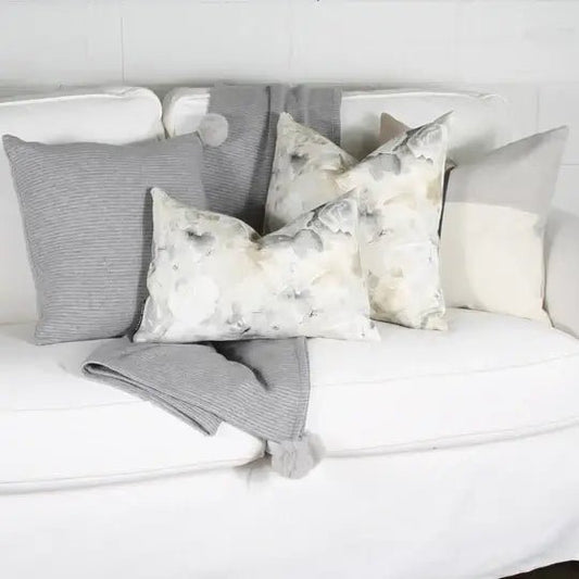 ( Fait au Québec ) - Coussin AUGUSTE Coussins  ,disponible chez Literie-Déco et moi 