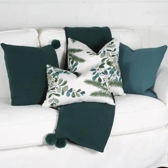 ( Fait au Québec ) - Coussin EUCALYPTUS ( Vert ) Coussins  ,disponible chez Literie-Déco et moi 