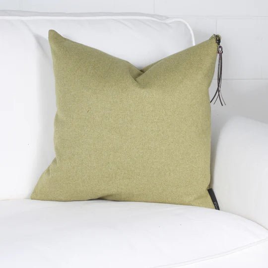 ( Fait au Québec ) - Coussin Heidi  ( 11 teintes disponibles ) - Coussins Accent mode - $44.99! Literie-Déco et moi 