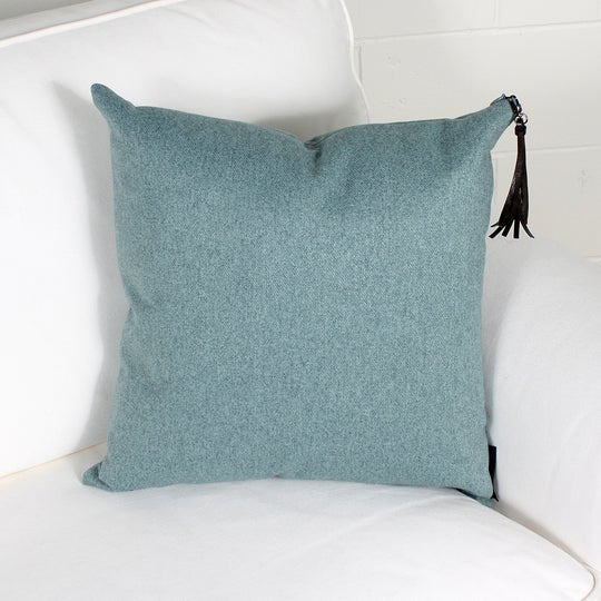 ( Fait au Québec ) - Coussin Heidi  ( 11 teintes disponibles ) - Coussins Accent mode - $44.99! Literie-Déco et moi 