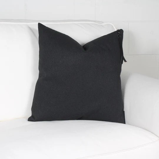 ( Fait au Québec ) - Coussin Heidi  ( 11 teintes disponibles ) - Coussins Accent mode - $44.99! Literie-Déco et moi 
