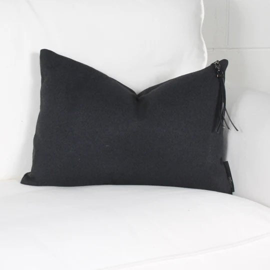 ( Fait au Québec ) - Coussin Heidi  ( 11 teintes disponibles ) - Coussins Accent mode - $44.99! Literie-Déco et moi 