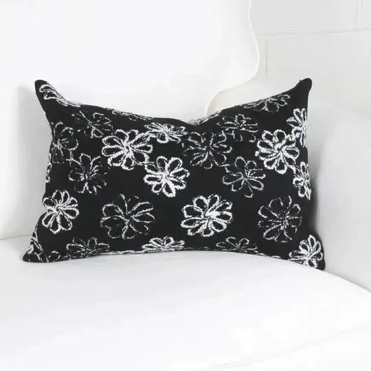 ( Fait au Québec ) - Coussin LETTONIE NOIR -( 2 formats disponibles) - Coussins Accent mode - Literie-Déco et moi 