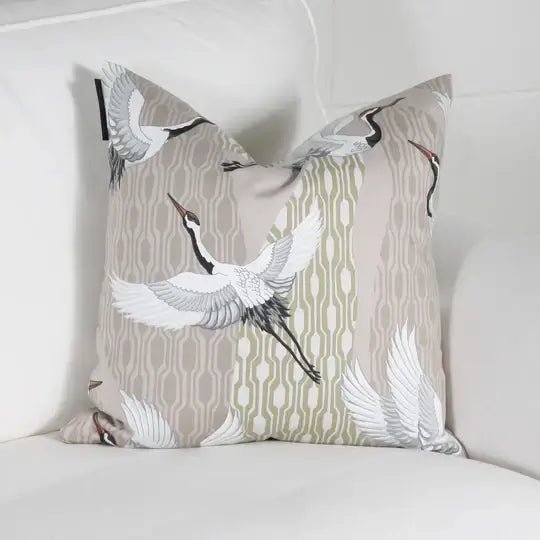 ( Fait au Québec ) - Coussin MANCHURIA  ( 2 formats disponibles ) Coussins  ,disponible chez Literie-Déco et moi 