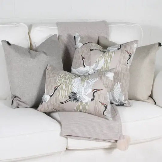 ( Fait au Québec ) - Coussin MANCHURIA  ( 2 formats disponibles ) Coussins  ,disponible chez Literie-Déco et moi 