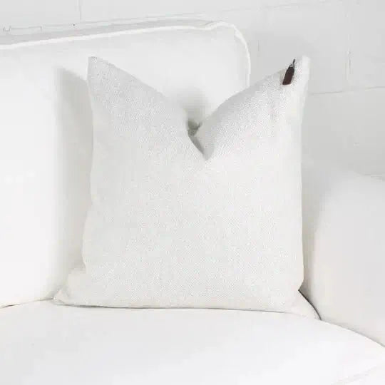 ( Fait au Québec ) - Coussin NORDIC (7 teintes disponibles ) Coussins  ,disponible chez Literie-Déco et moi 