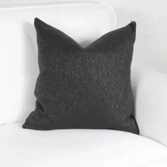 ( Fait au Québec ) - Coussin NORDIC (7 teintes disponibles ) Coussins  ,disponible chez Literie-Déco et moi 