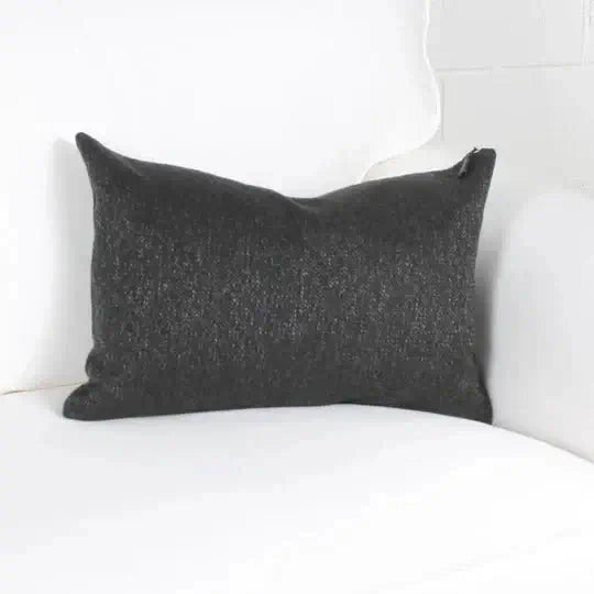 ( Fait au Québec ) - Coussin NORDIC (7 teintes disponibles ) Coussins  ,disponible chez Literie-Déco et moi 